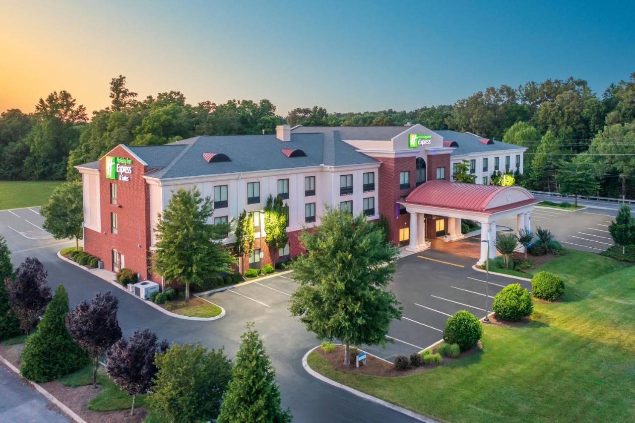 Holiday Inn Express - Tullahoma By Ihg Exterior foto